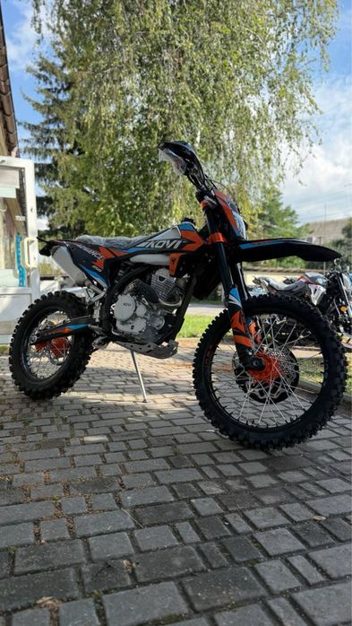Kovi advance 250 ST 2025 18/21 чорно оранджевий та сіро оранджевий