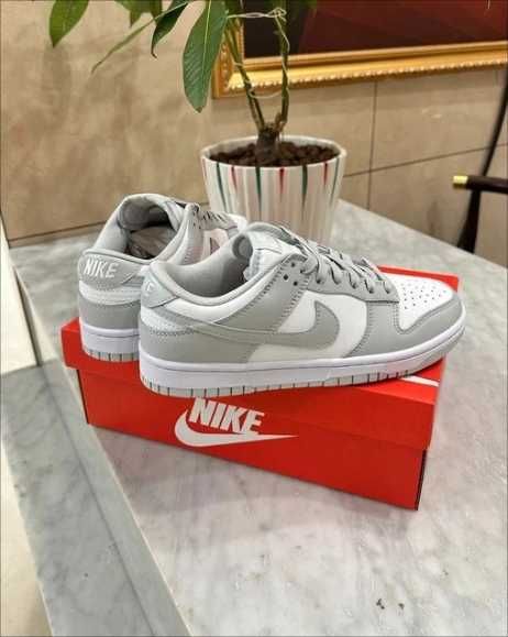 Tênis feminino retrô NikeDunk Low cinza fosco