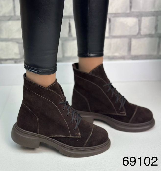 Жіночі шкіряні демісезонні черевики в кольорах