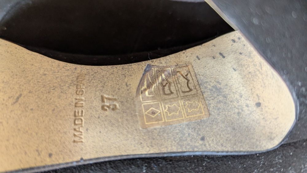 Нові замшеві туфлі човники 37