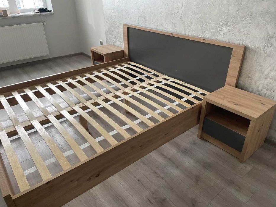 Стильне ліжко з ламелями та тумбами/Недороге сучасне ліжко двоспальне