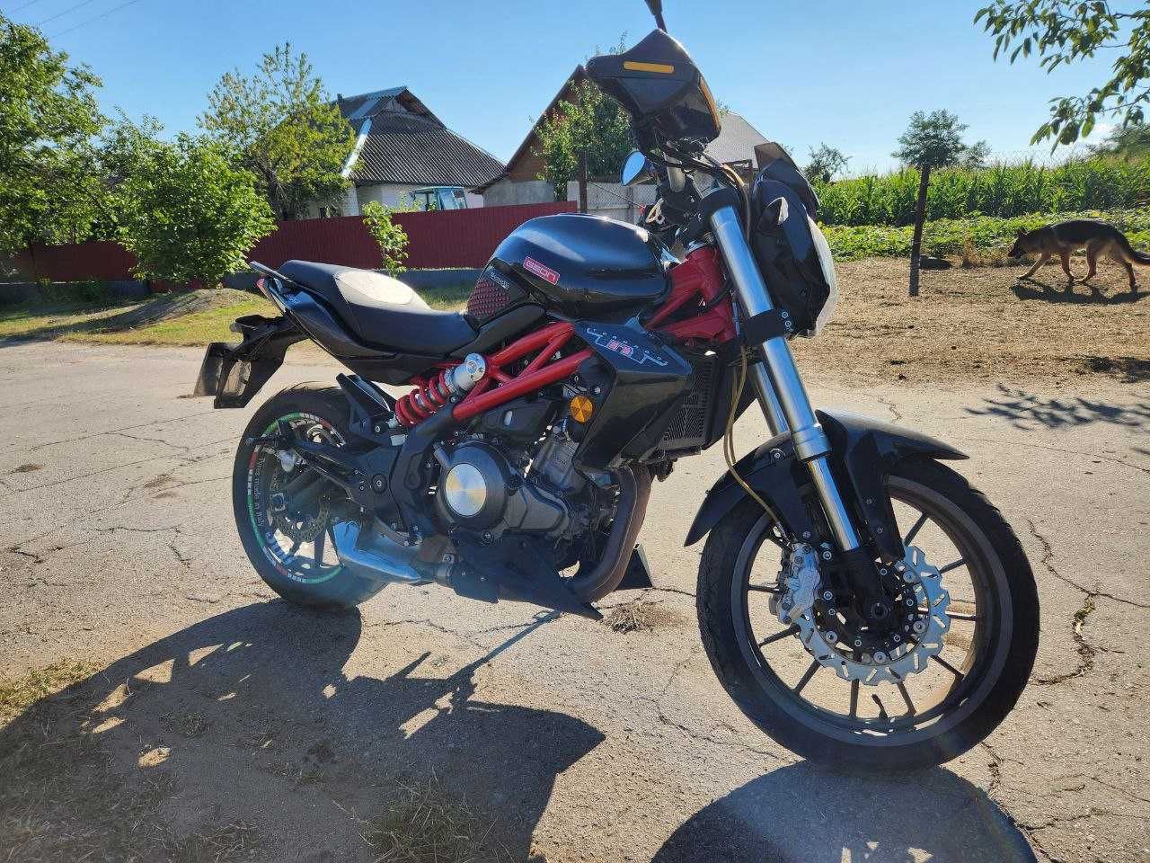 Benelli tnt 300 2015