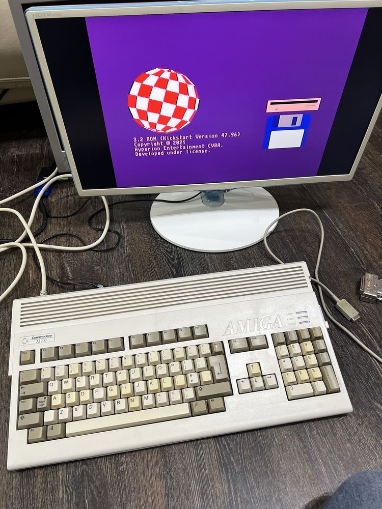 Amiga Vampire 4, CD32, A1200, A500, A600 commodore