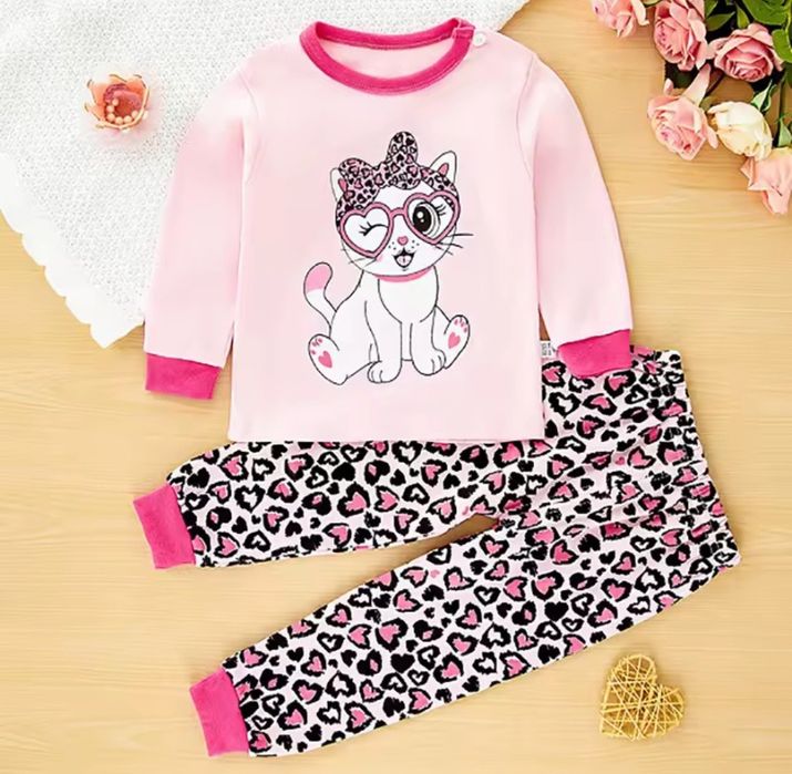 Комплекти для дівчаток