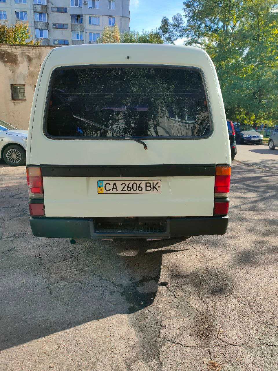 Продаж Mazda E 2000, газ/бензин