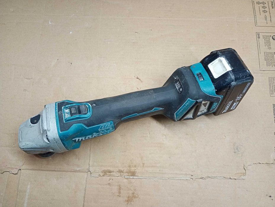 Szlifierka kątowa Makita DGA511