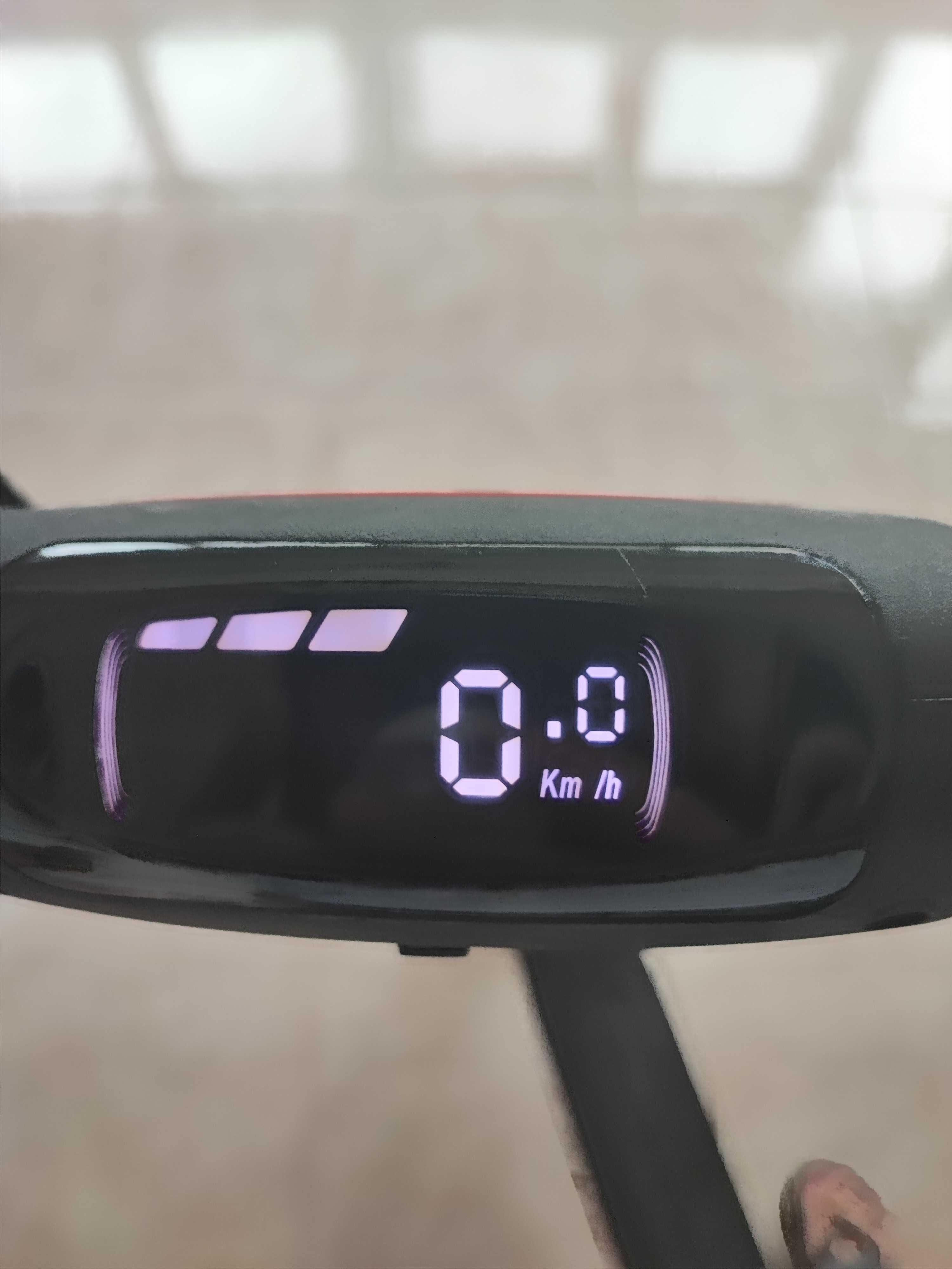 Trotinete Elétrica InMotion Lively - 30km Autonomia, 25km/h - Usada