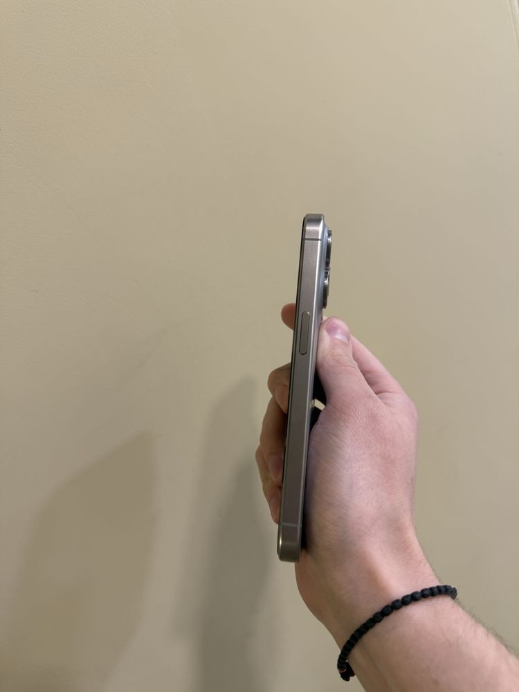 Б/у Iphone 15 Pro 128 Natural Titanium всі деталі рідні