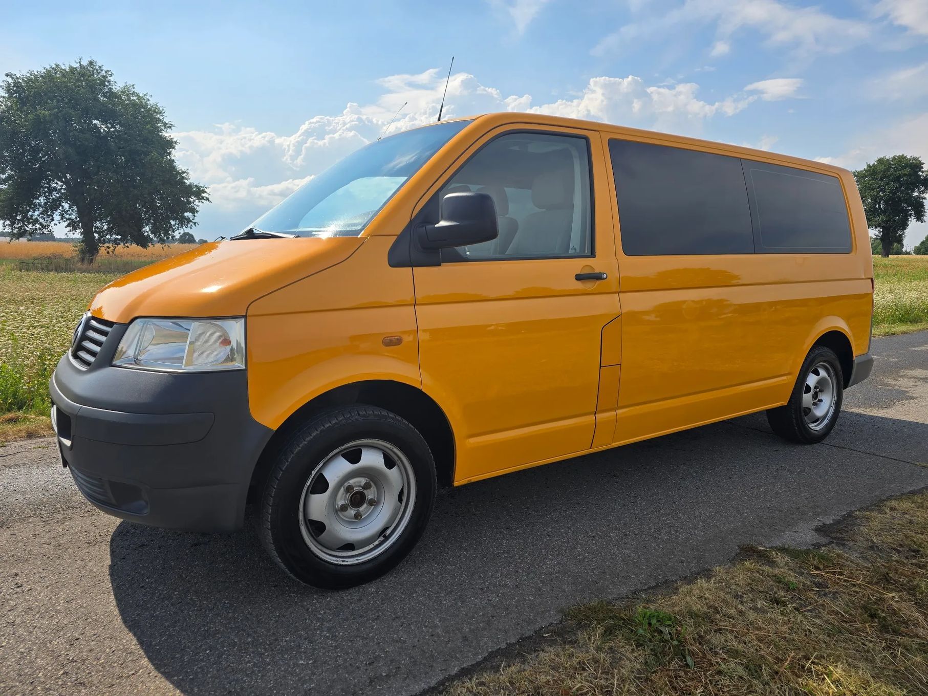 Volkswagen Transporter 1.9 TDI Long 9 osobowy