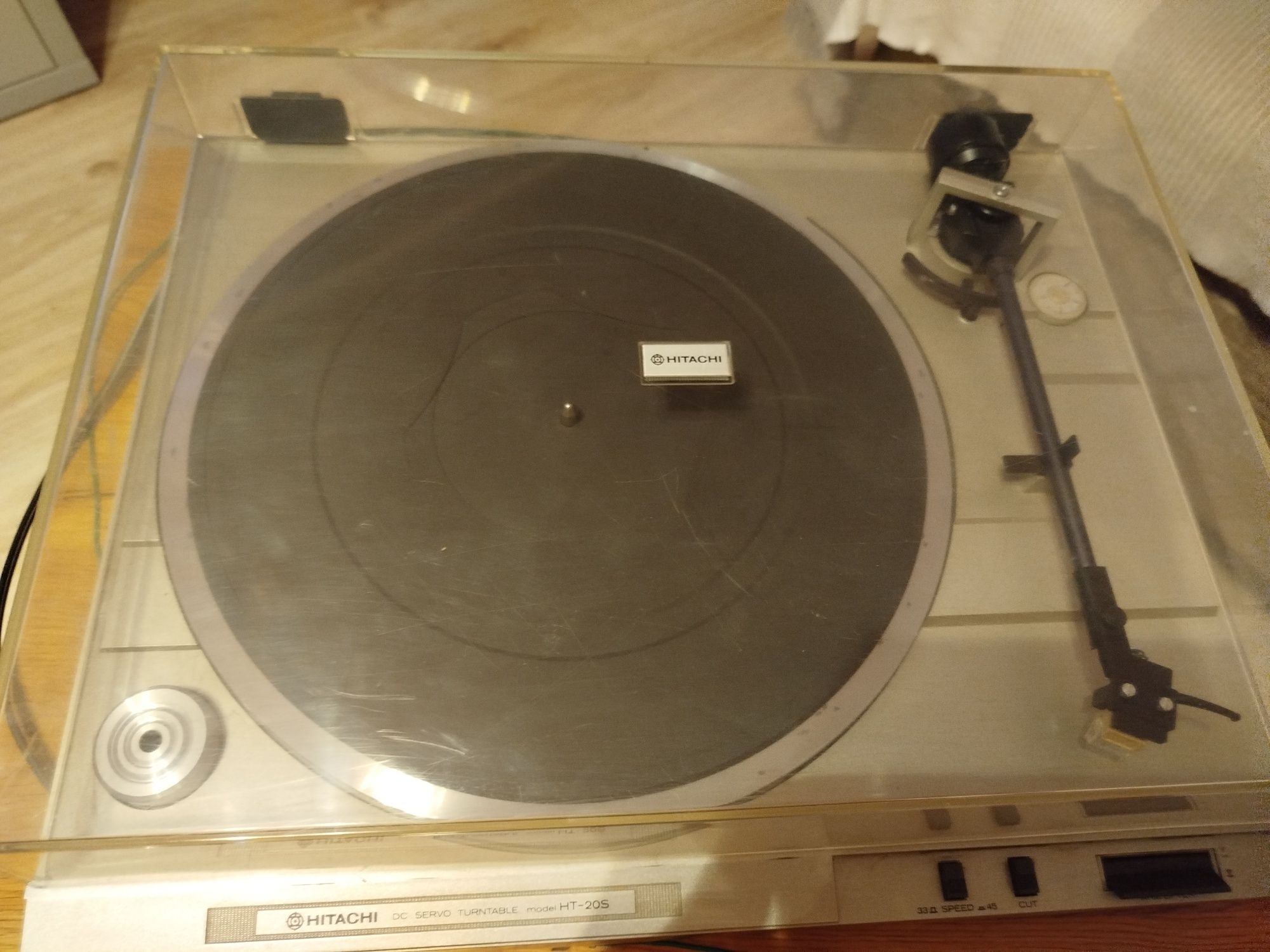 Gramofon Hitachi Japan.