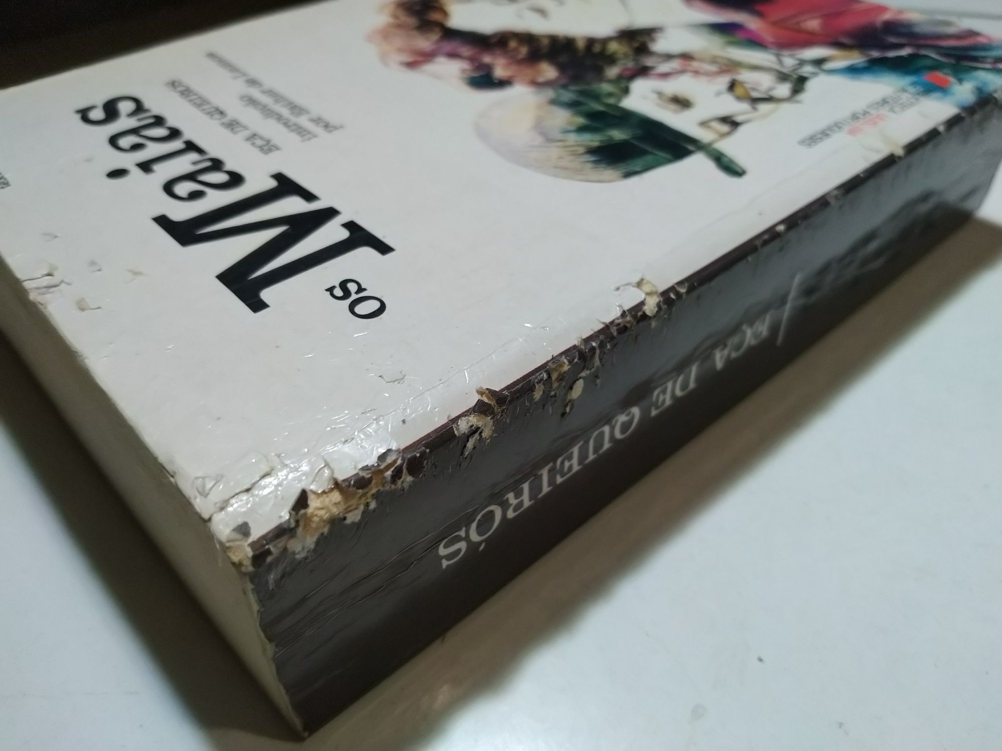 Livro "Os Maias" de Eça de Queirós