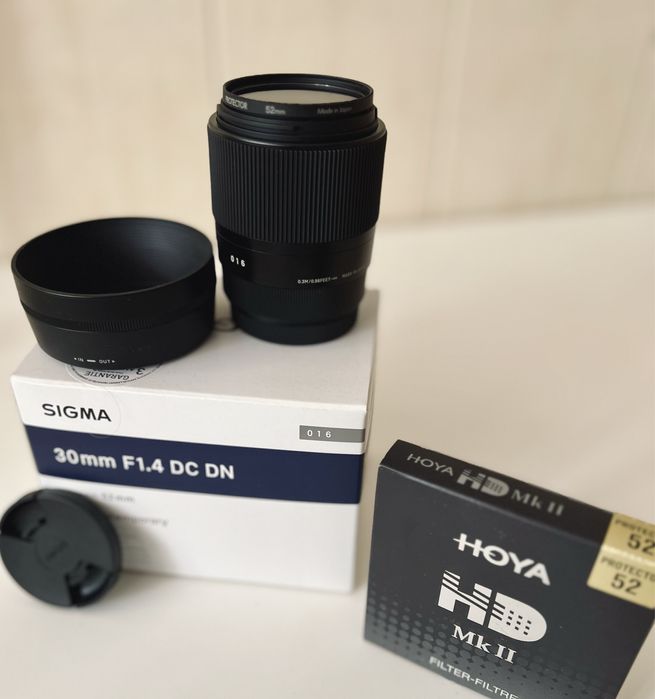 Lente Sigma 30mm 1.4 DC DN (Fuji XF) +filtro protetor Hoya HD Mk II