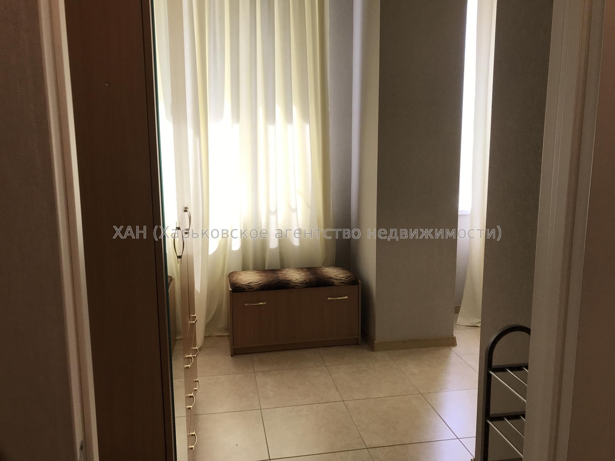 Продам 4к кв.у центрі міста 120тис.з послугами АН  М52