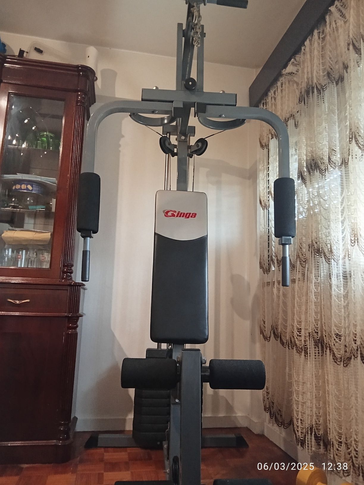 Máquina de musculação.