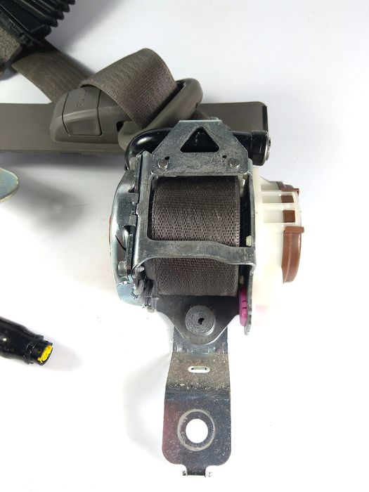 Ford F150 pas bezpieczeństwa lewy przód 2015-20