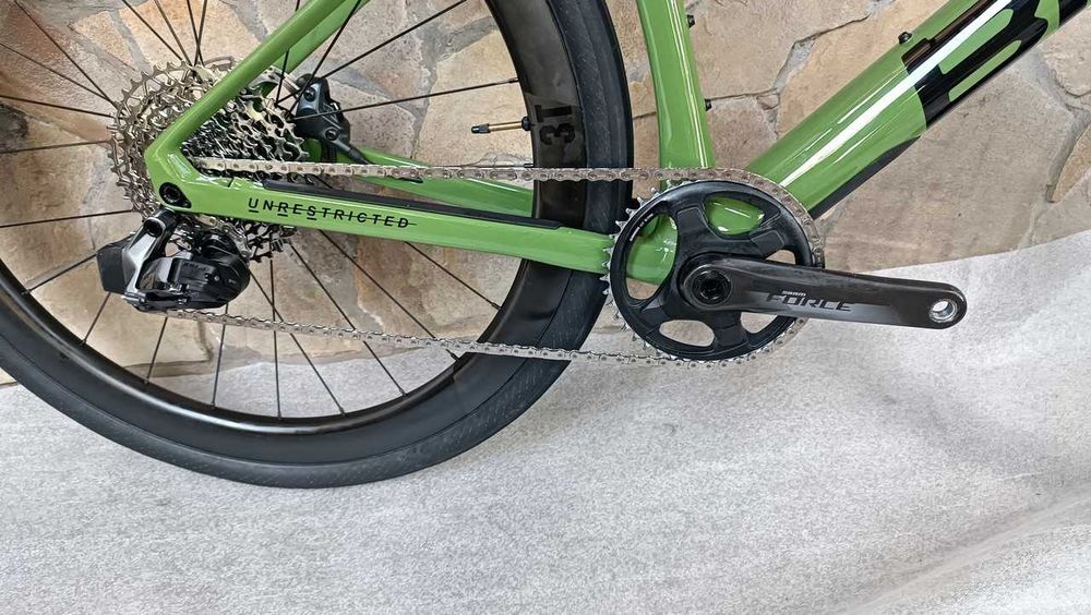 Карбоновий гравел BMC URS Two Gravel Bike eTap AXS