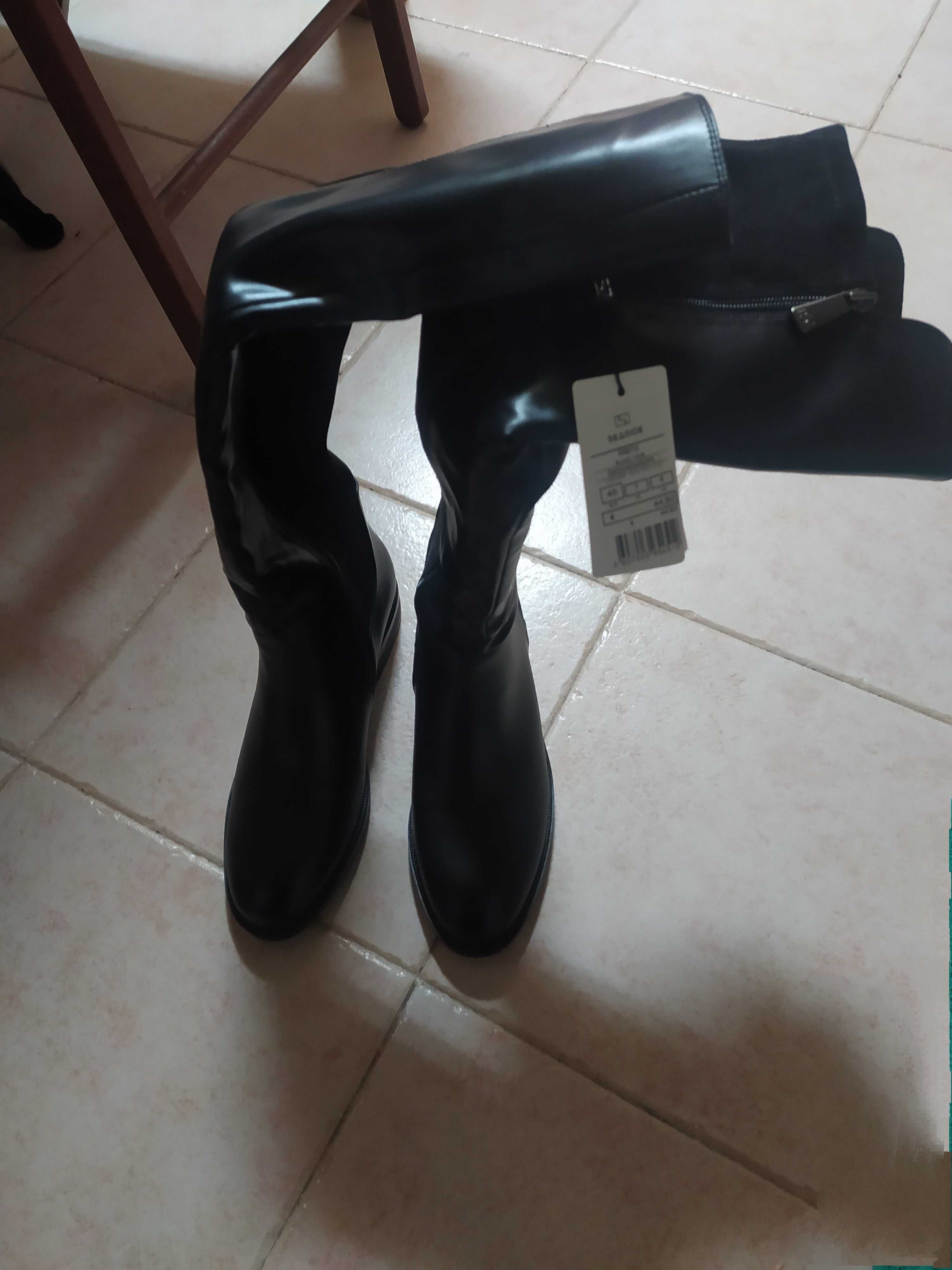 Botas rasas,até ao joelho,novas, n°40