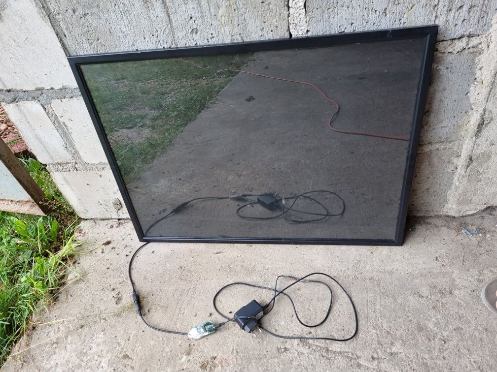 Tablica led z kablem.