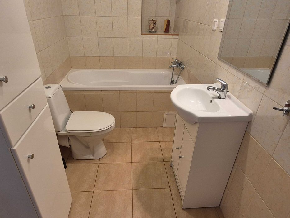 Zadbane, ciche, w spokojnej okolicy i w dobrej lokalizacji.