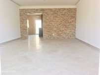 Moradia T4 grande em Loures por atualizar.