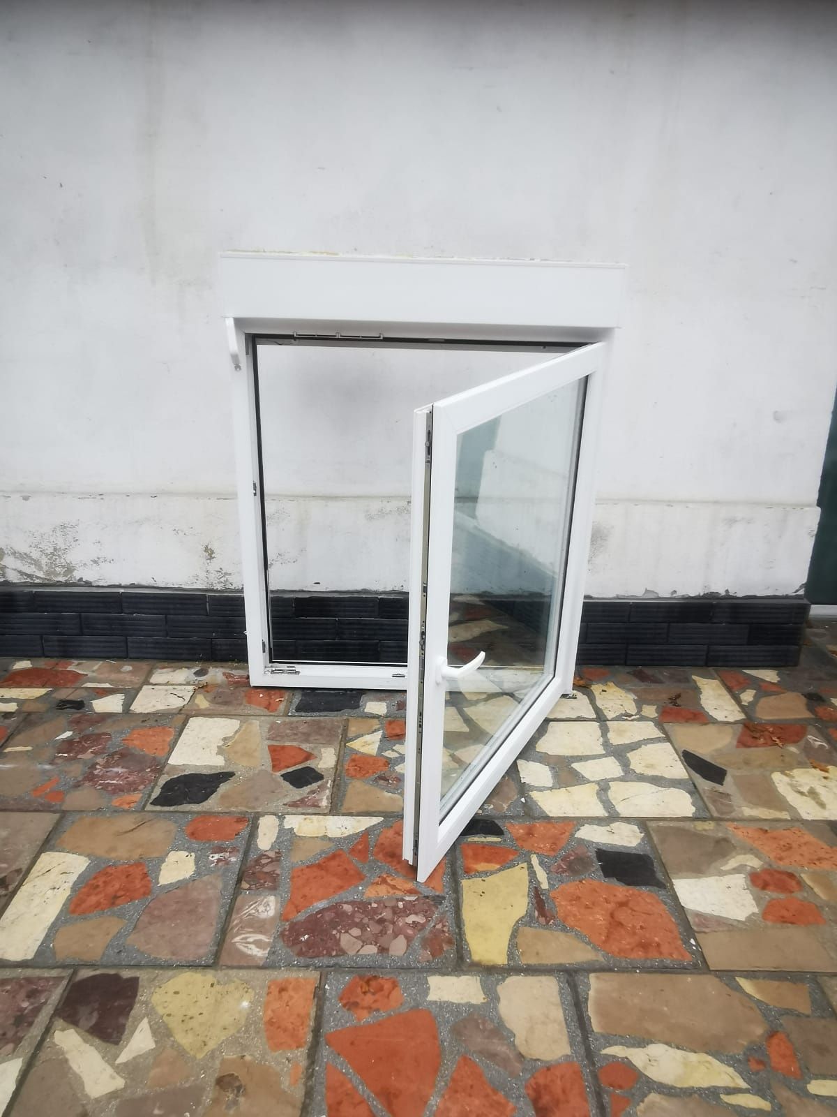 Okna okno z roletą zewnętrzną 110x140 Niemieckie DOWÓZ CAŁY KRAJ