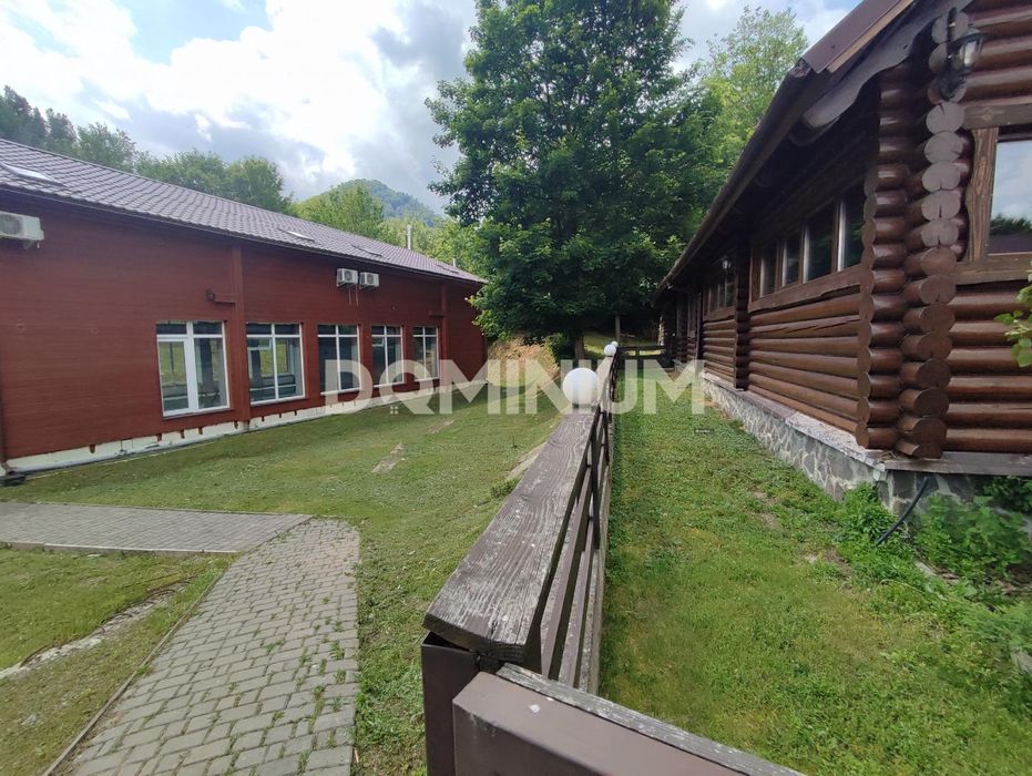 Продається відпочинковий комплекс в самому серці Карпат