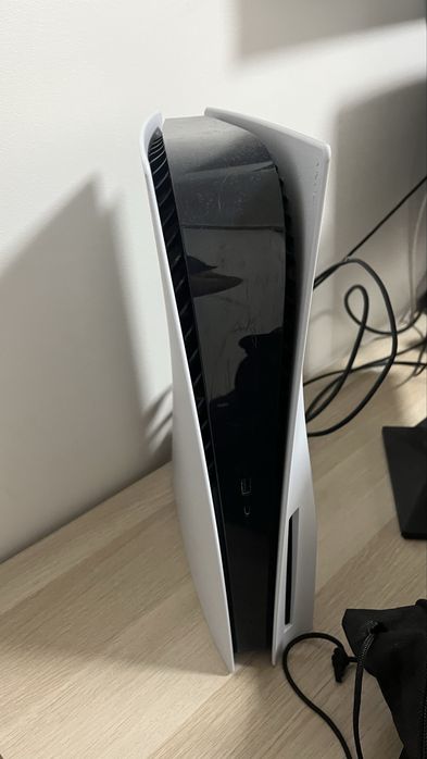 Vendo playstation ps5 c 2 comando