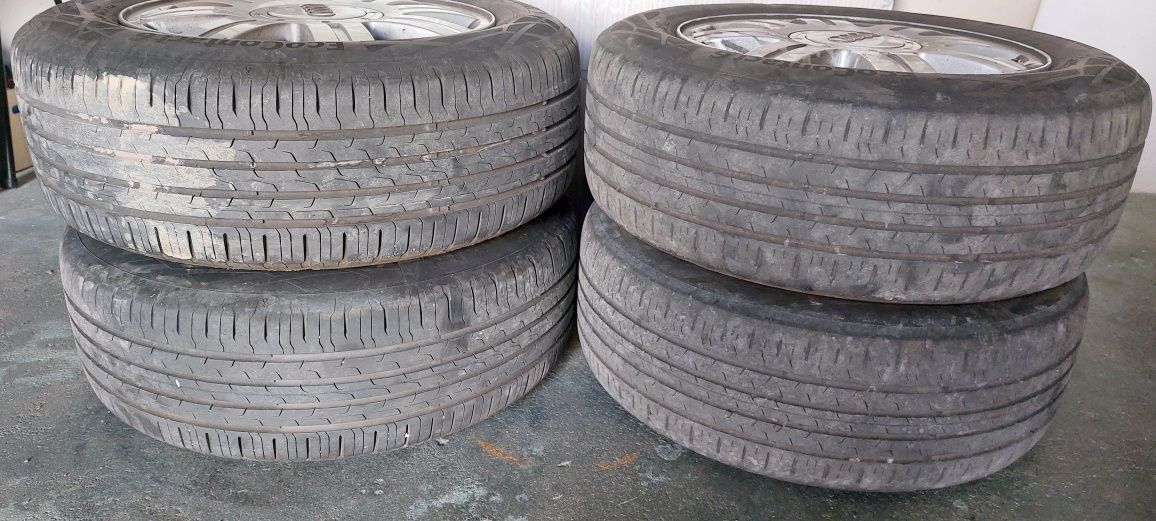 Jantes 15" com pneus Continental 6 a meio uso, para Audi A4 1.9 Tdi B5