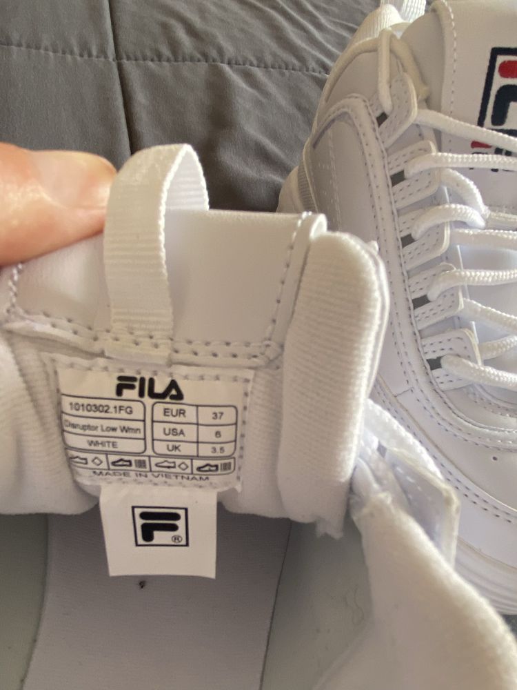 Tenis Fila branco novo