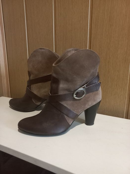 Ботильйони, козаки, черевики, чоботи демісезонні