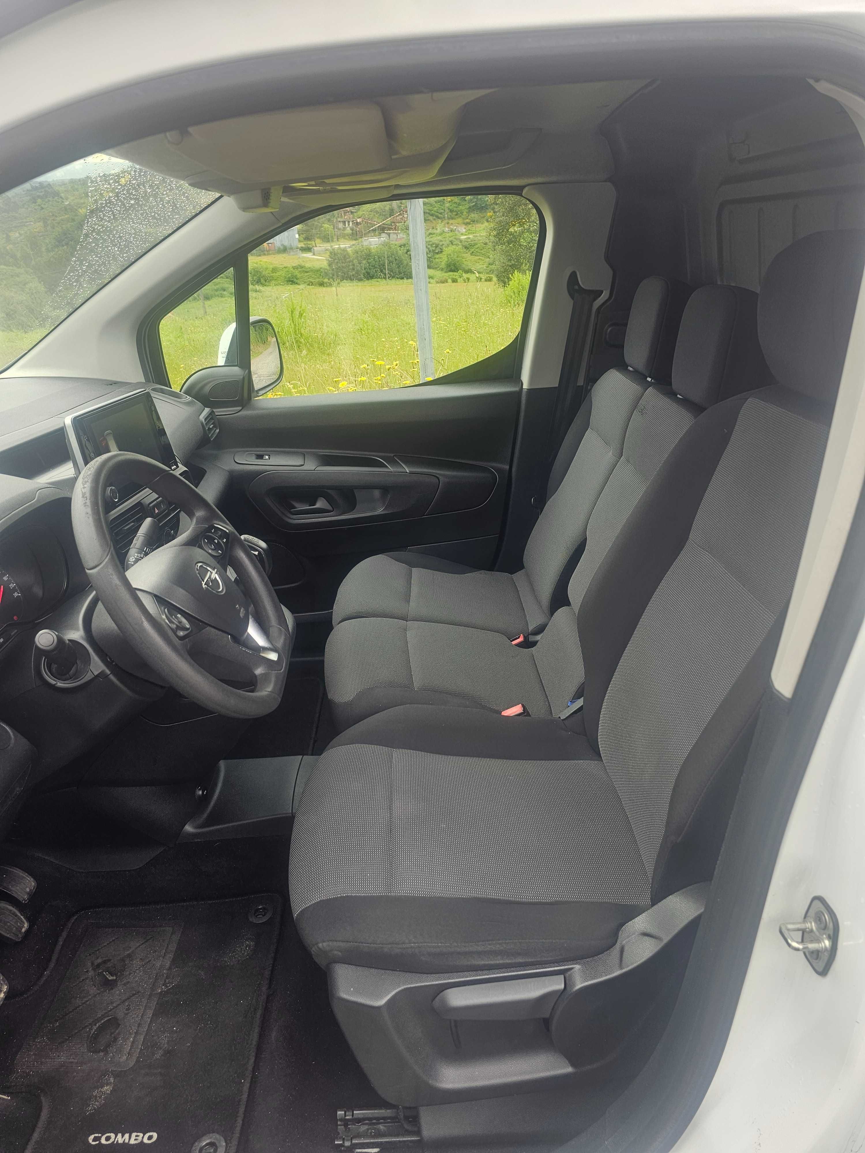 Opel Combo Ano 2020