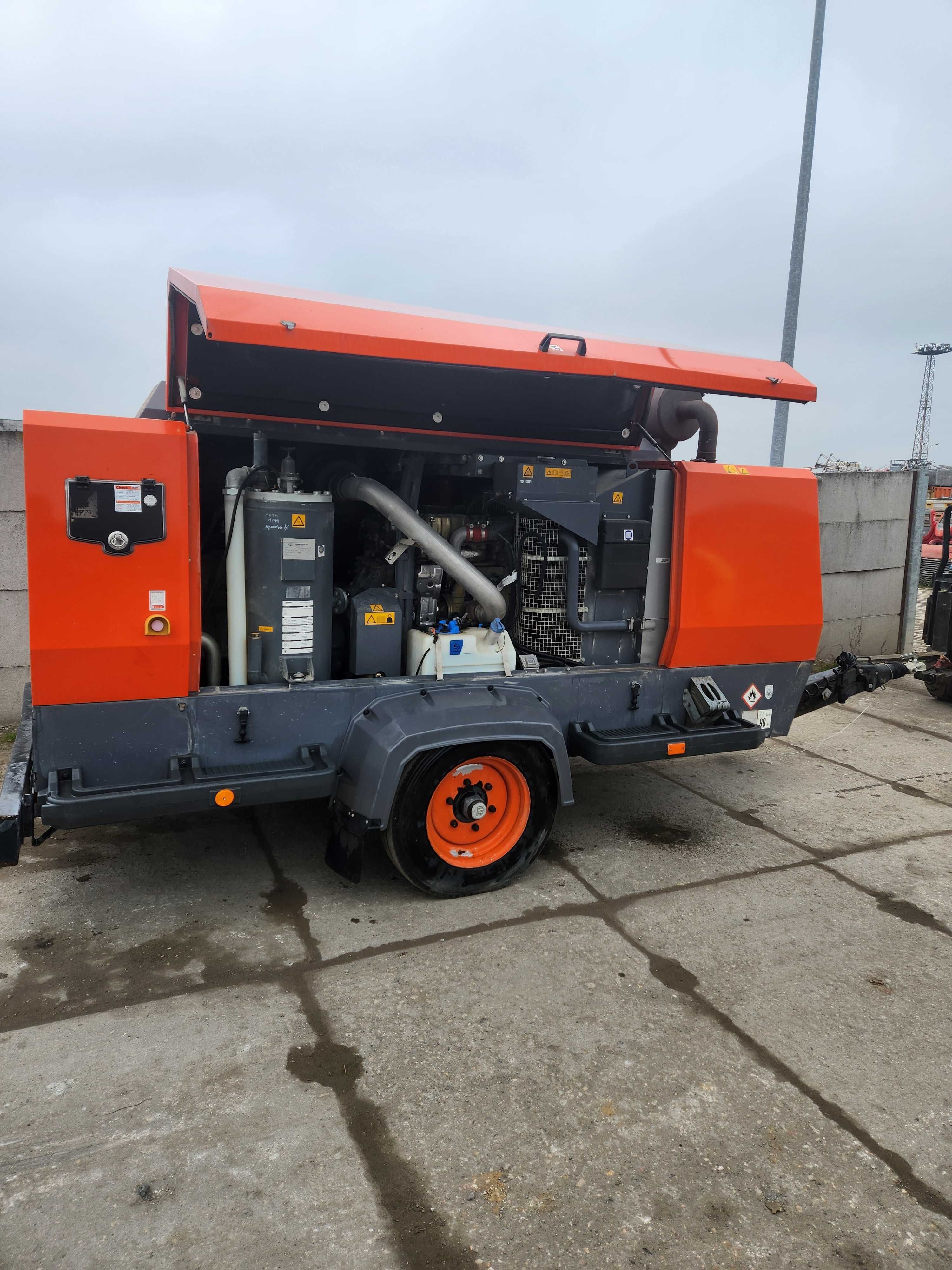 Kompresor mobilny Atlas Copco XAHS 317 - 18m3 -12 bar -2016r / 2230mth