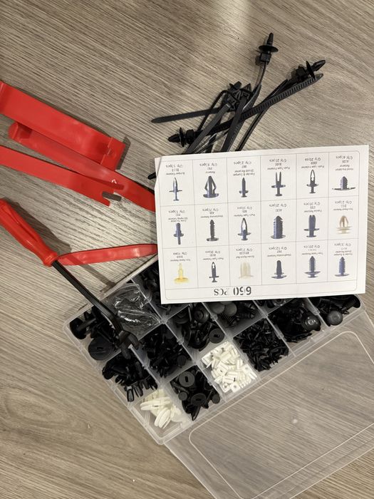 Kit de parafusos e polvas plasticasa para carro