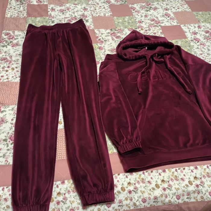 Продам велюровый костюм