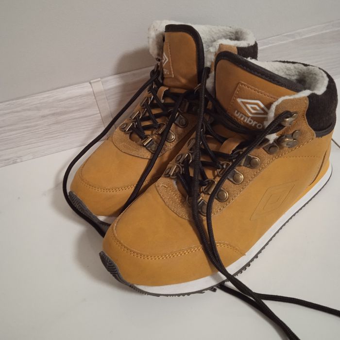 Buty Umbro zimowe r.38 unisex