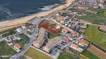 Terreno com grande área de construção junto ao mar em Lavra, Matosinho