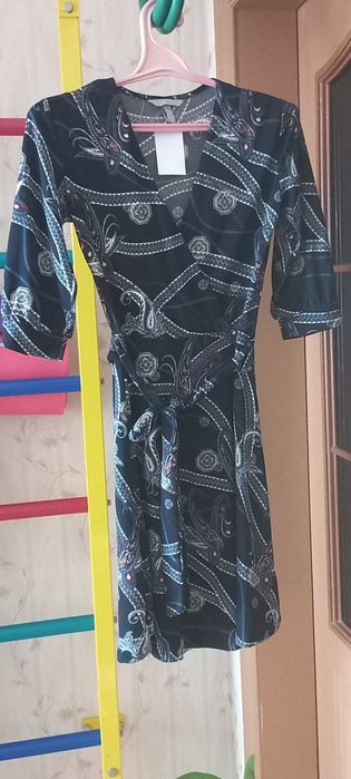 Продам нову сукню НМ на ХС