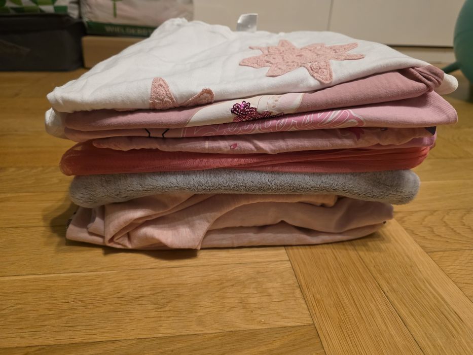 Ubranka dziewczęce rozmiar 104