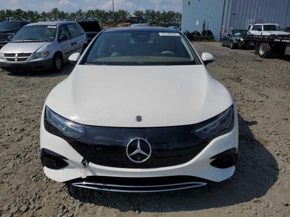 Mercedes EQE 295 W295 Передний бампер / Передній бампер