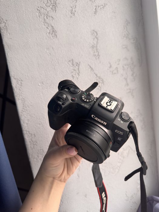 Продам фотоапарат Canon RP