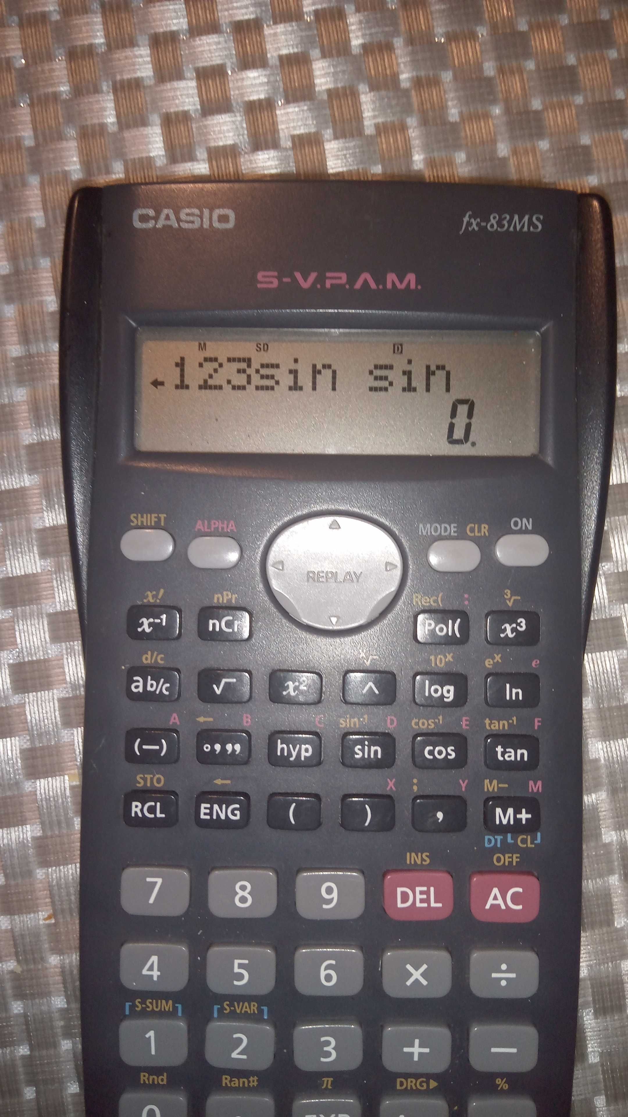 Kalkulator naukowy z funkcjami