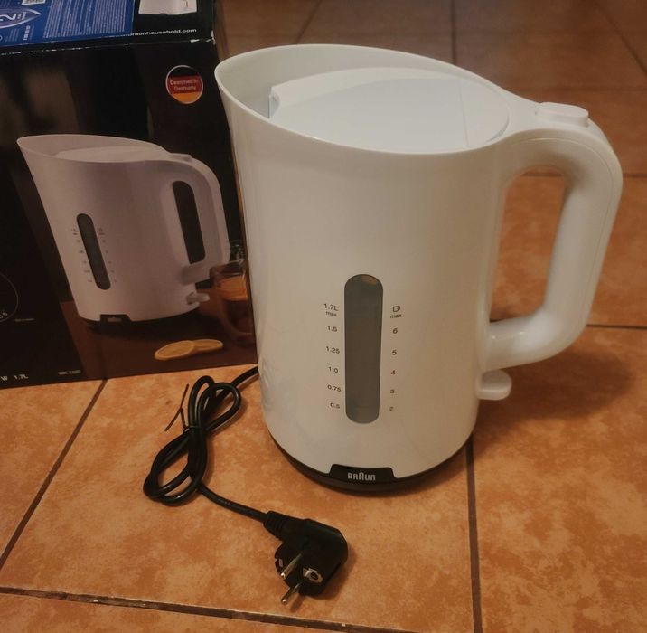 Електрочайник Braun 1,7 л 2200 Вт пластик всі види захисту зі шкалою