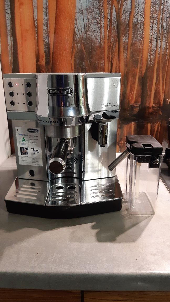 Ekspres ciśnieniowy DELONGHI EC850.M