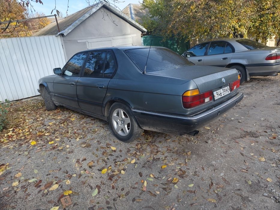 БМВ е32 -3 бензин