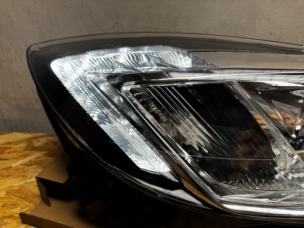 Opel Insignia A bi xenon skretny LED Prawa lampa Prawy Reflektor