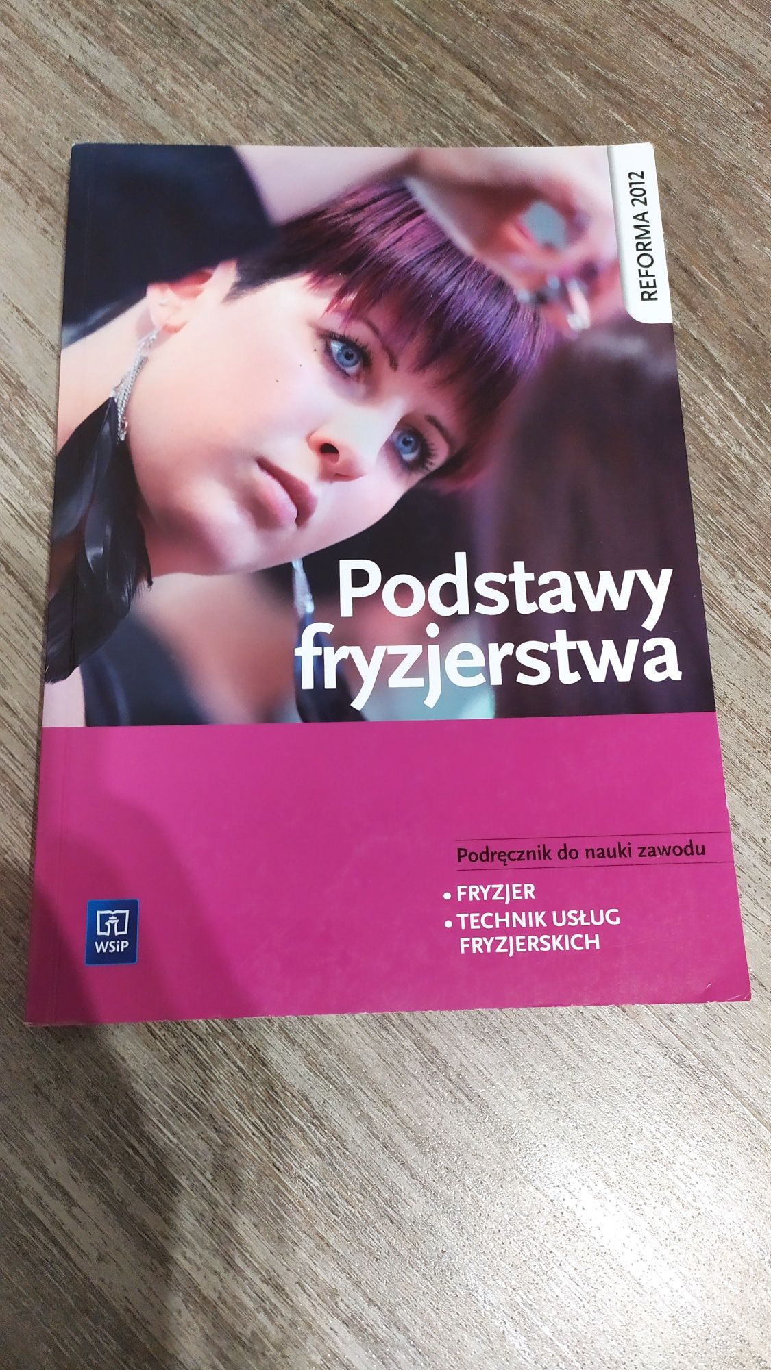 Książka Podstawy fryzjerstwa