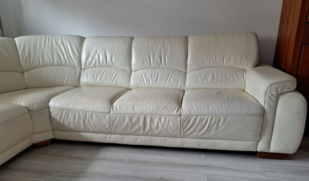 Narożnik  ze skóry + 2 pufy