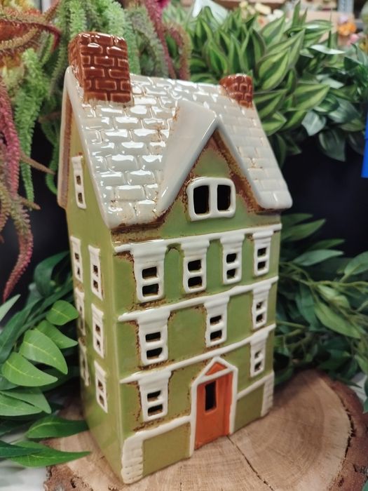 Domek na tealighty wysokość 26 cm