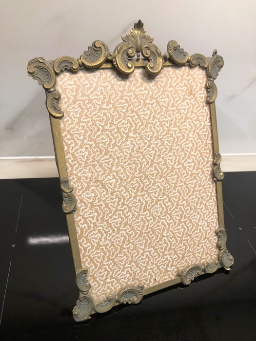 Moldura antiga em bronze