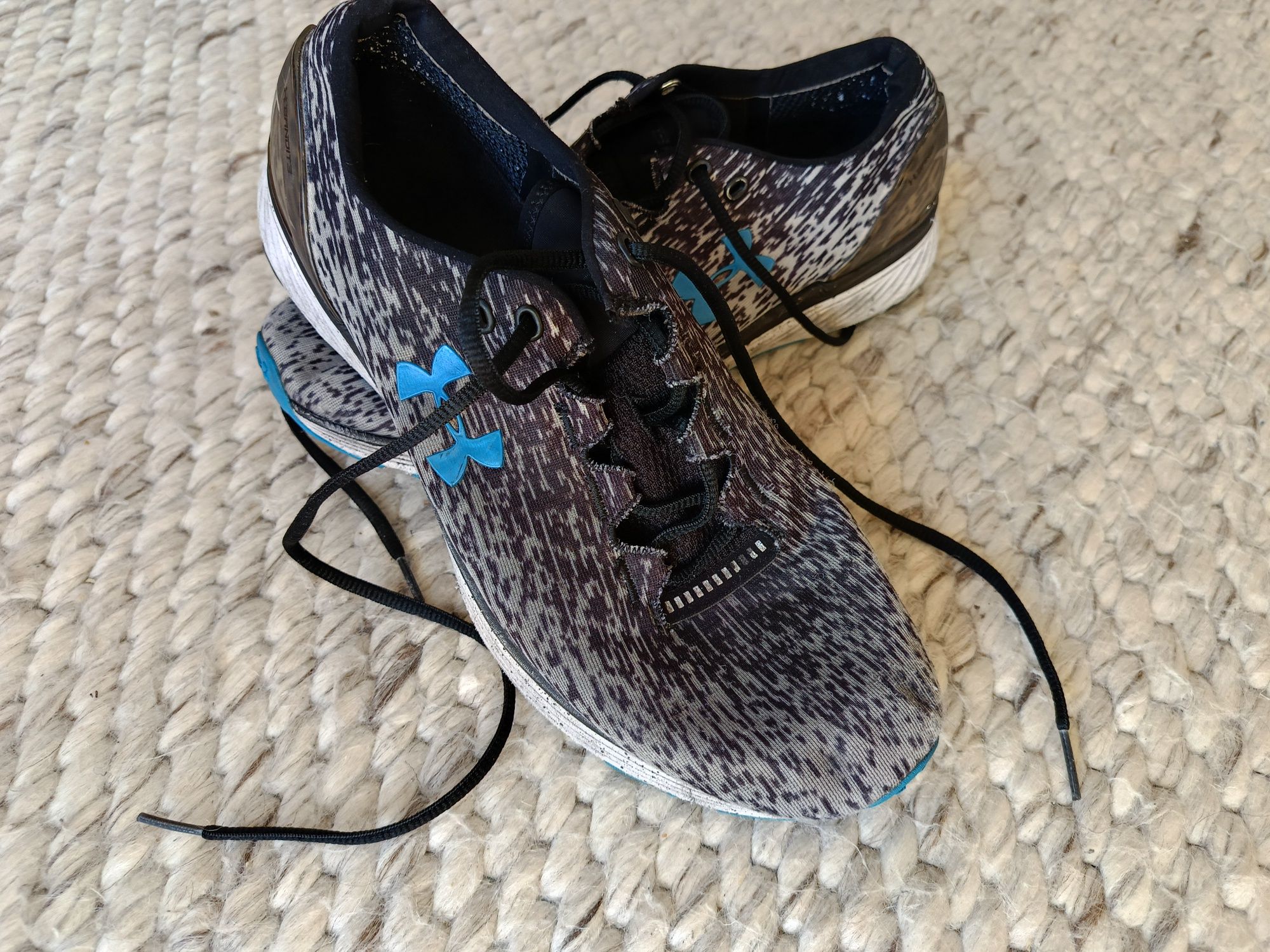 Under Armour buty męskie sportowe rozmiar 44